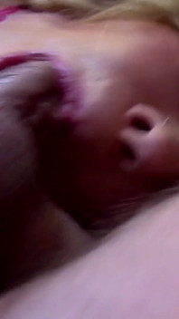 MILF uprawia ostry seks ze starym kolesiem