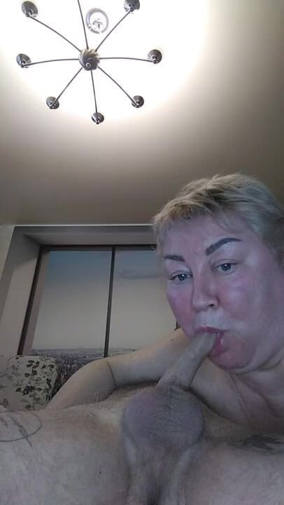 Zona901: Blowjob slobbery dengan deepthroat daripada ibu mertua