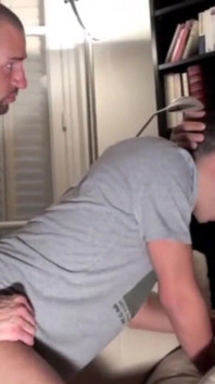 Adam disetubuhi oleh 2 temannya sbisex