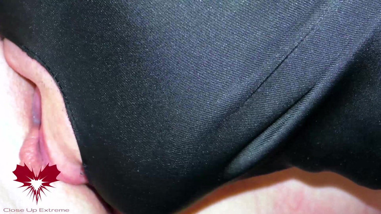 Close Up Extreme: Подивіться на мокру пизду, яку я лижу до оргазму. Основний вид.