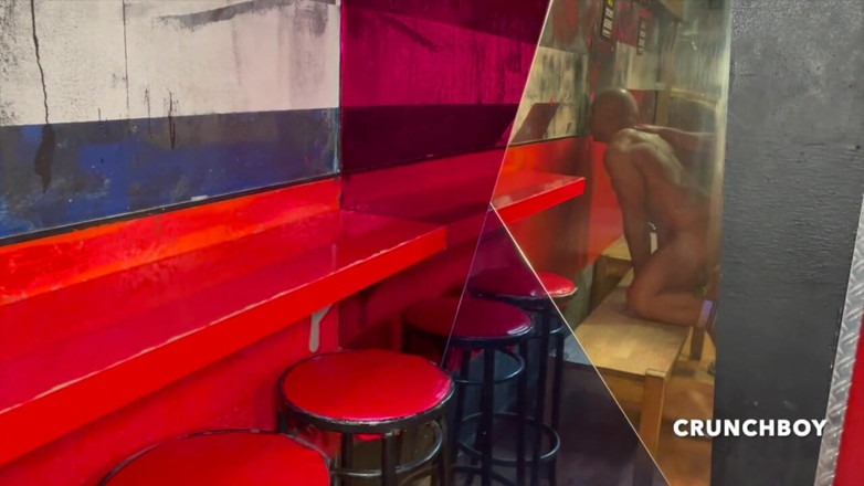 Bareback domination in fetish backroom: Alan Vicenzo gebruikt rauw door Deslone tijdens staking
