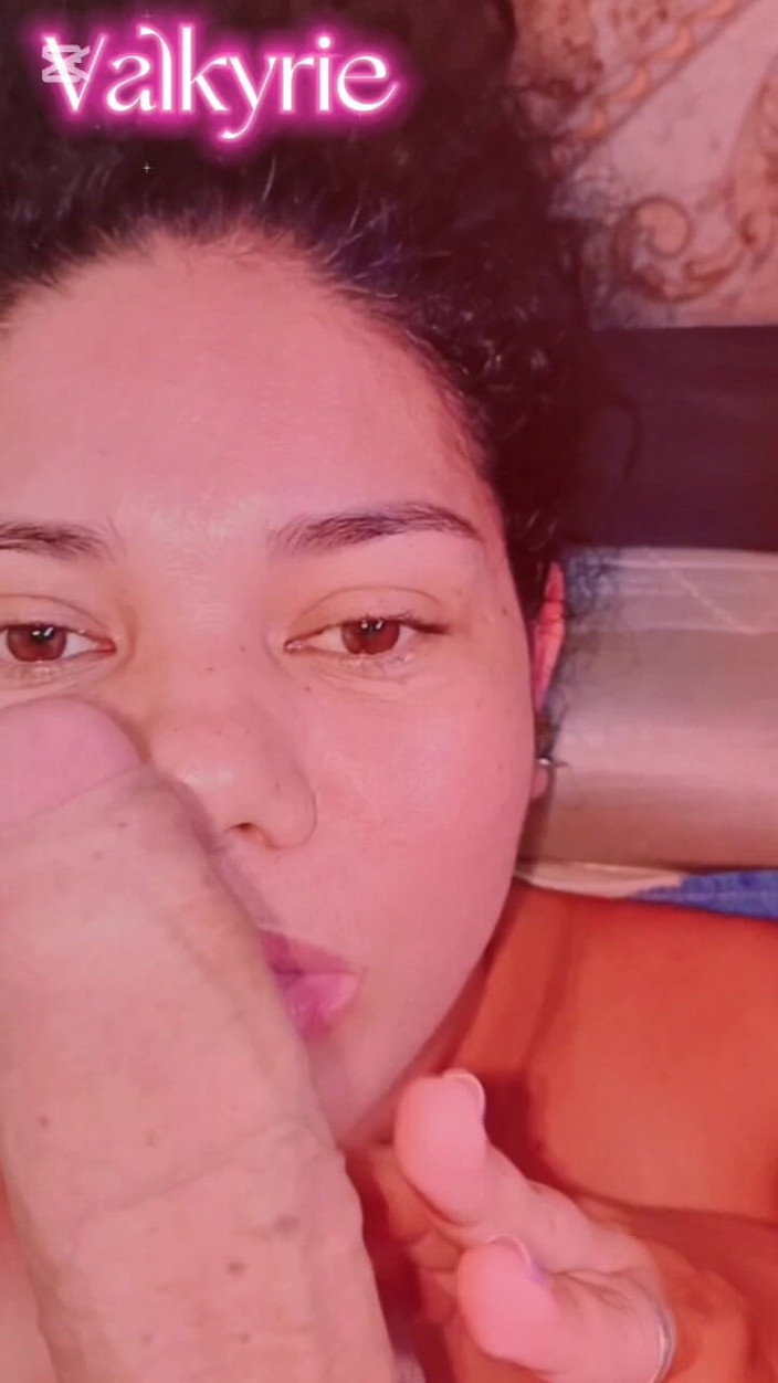 Valkyrie and Luigy Couple: Krásná fiery výstřik na obličej hluboko v krku