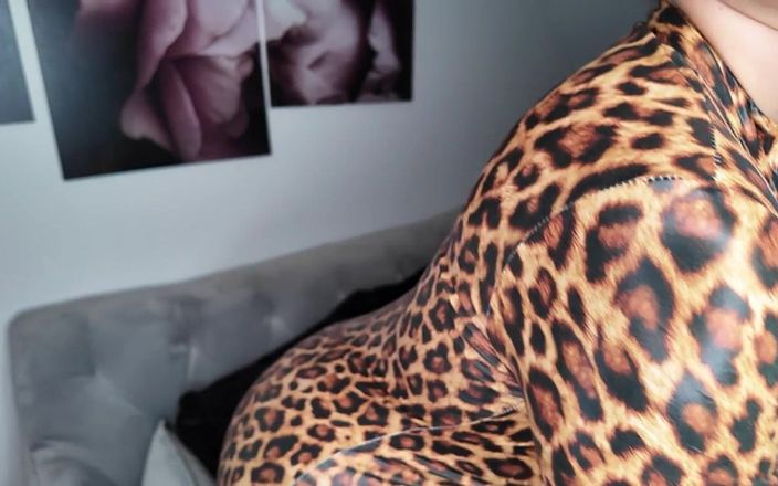 Nina Devil: Xl vibrator anal - și am pierdut complet controlul