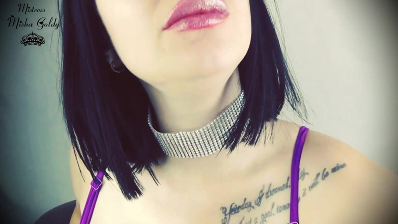 Goddess Misha Goldy: Frutas quentes na minha boca ASMR