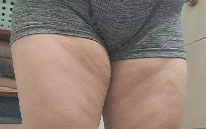 Mommy big hairy pussy: Heißer morgen, mami im dicken höschen