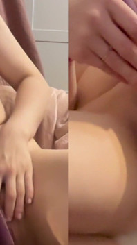 Giovane troia gioca con la figa e i capezzoli davanti alla fotocamera del computer portatile