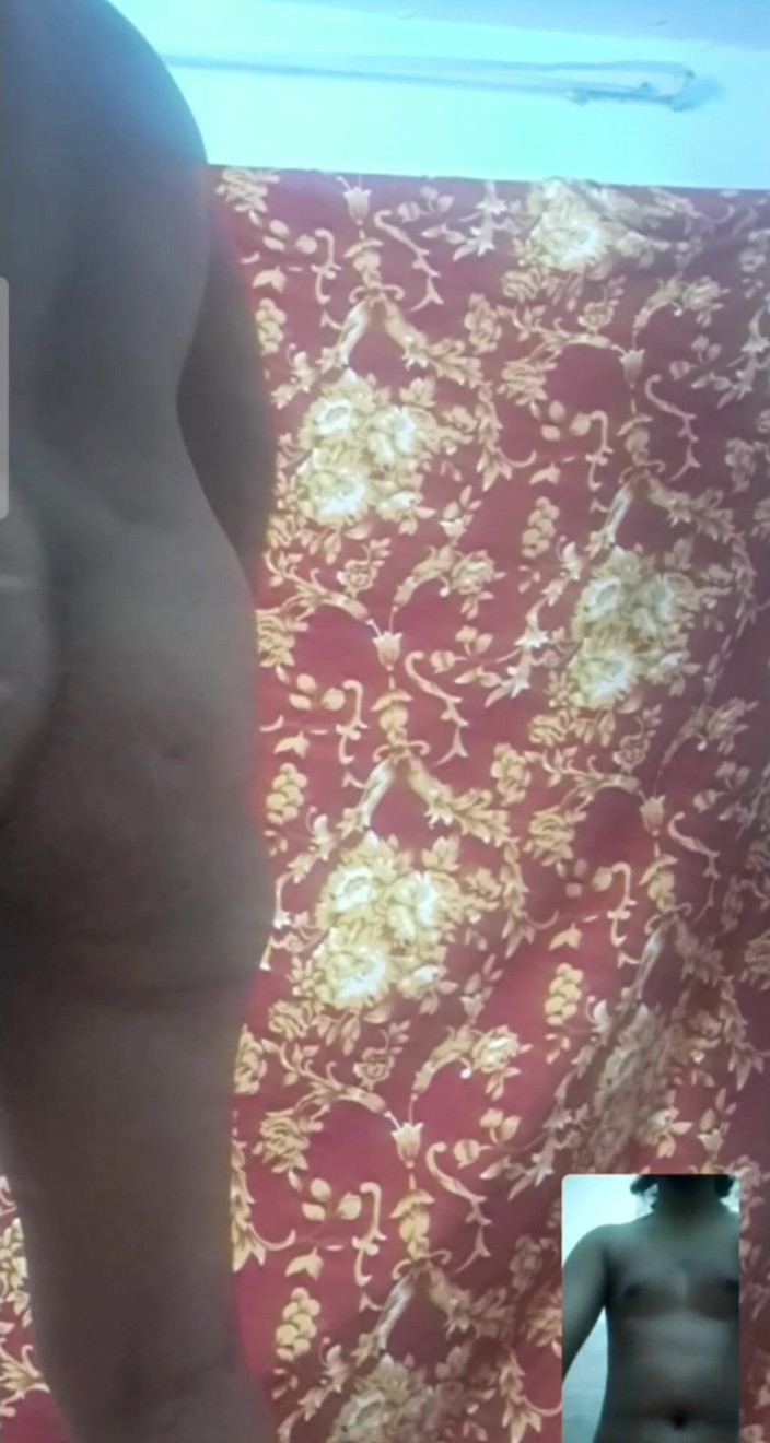 Jayaselvi: Обнаженный видеозвонок с тетушкой