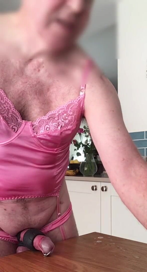 Bellhead: Pink fun