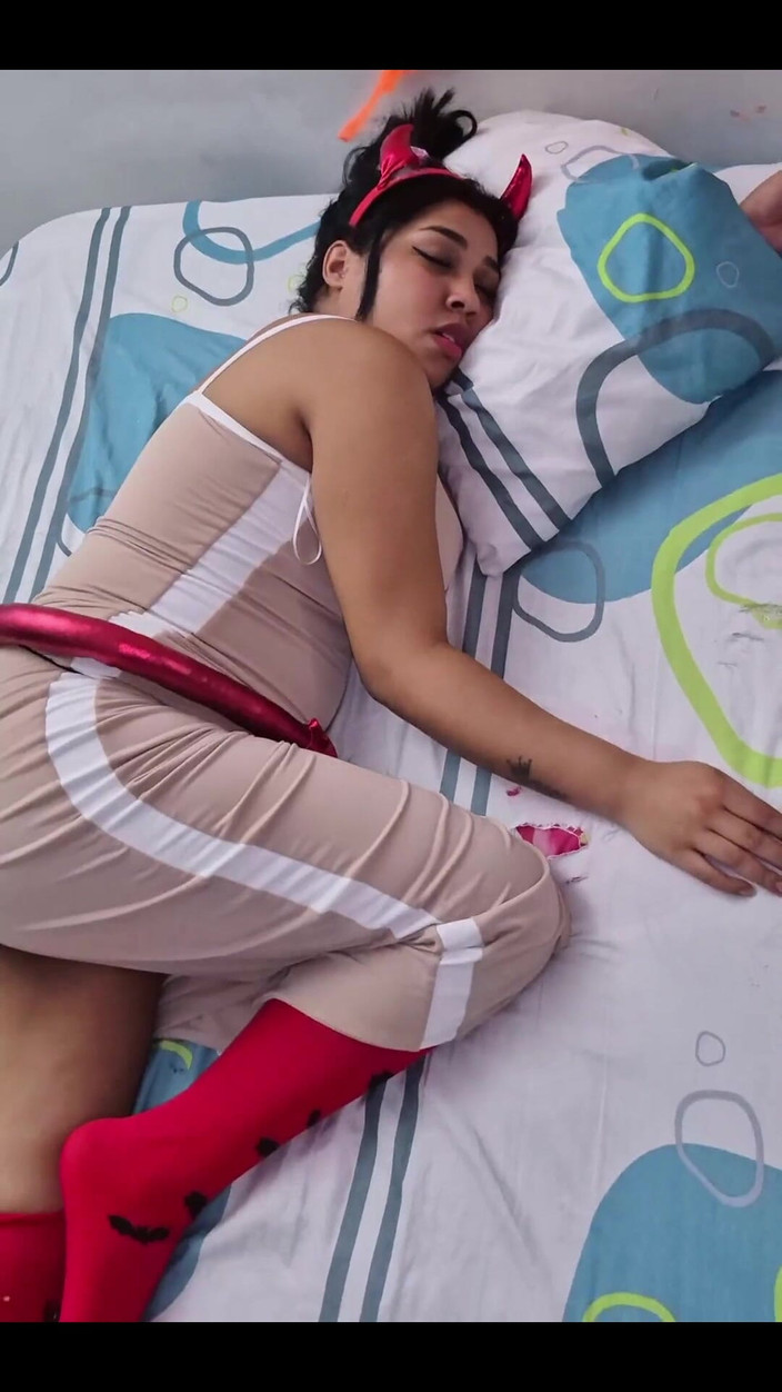 Pikaa6: Я просто загадаю одно желание на Хэллоуин, и это для другого человека, чтобы захотел трахнуть меня в мою задницу.