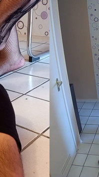 Adorare i piedi a rete di una bbW