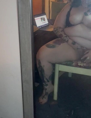 Queen Rain: Mirror masturbating
