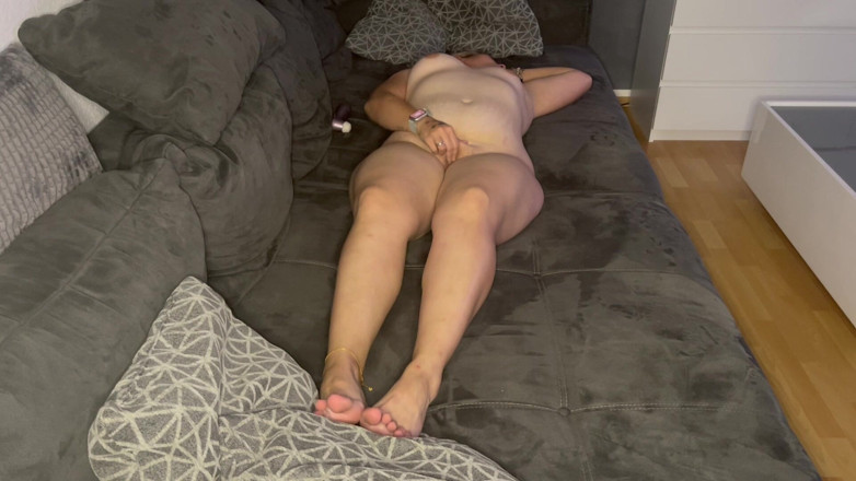 Bonieclydeerotik: Selbstbefriedigung Blondine Couch Sexy Feucht Geil Multiple Orgasmen Fingern Reiben...