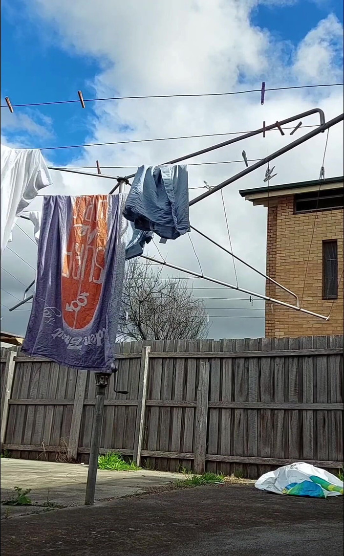 Michellexm: Nackte hausarbeit Dieses Video hat viel Spaß gemacht. Ich wäscht...