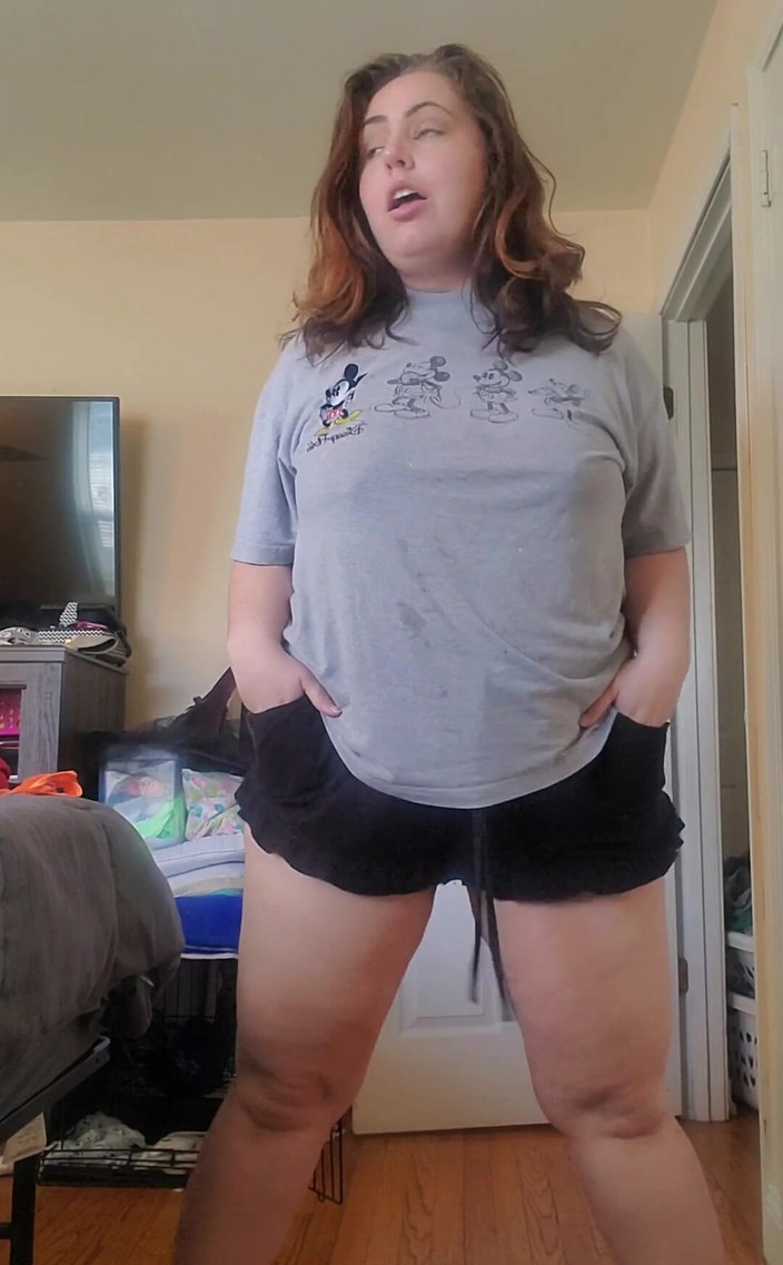 KinkyKatie: Я обожаю танцевать в моей комнате, некоторые вещи никогда не меняются