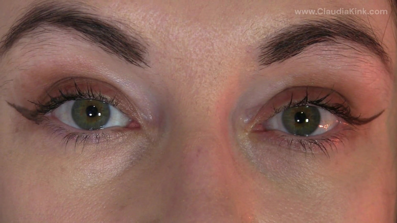 Claudia Kink: あなたが撫でるとき、私の目を深く見つめてください