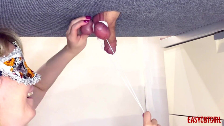 AnnyCandyPainboy: Bà chủ trêu chọc bi và móc cua trên bóng...