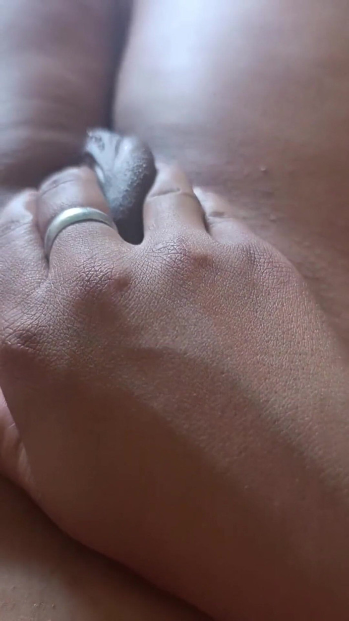 Victoriarating: Dívka má skvělý orgasmus
