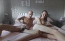 SkinnyWithAHugeDick: 肮脏的娇小荡妇在她的阴户里被粗暴抽插