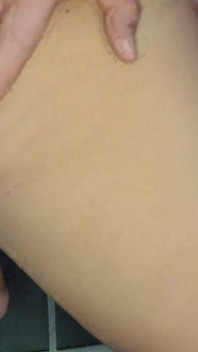 Garota Sissy Mostra Seu Pau Pequeno
