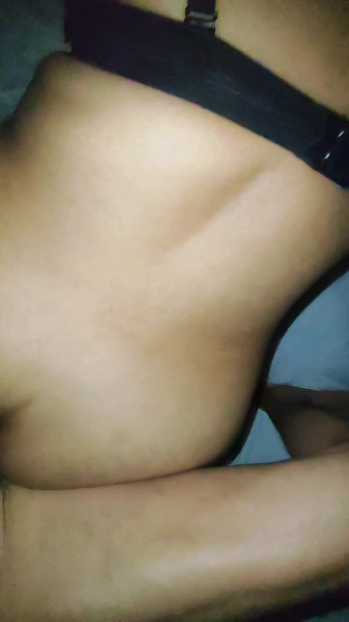 Luisxx: Zůstali jsme sami a šli jsme do postele bez oblečení, narazil...