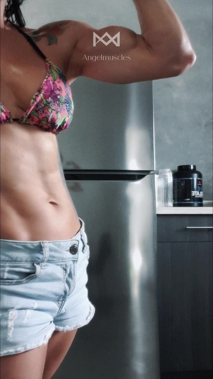 Angelmuscles: Solo Venas En Mi Cocina
