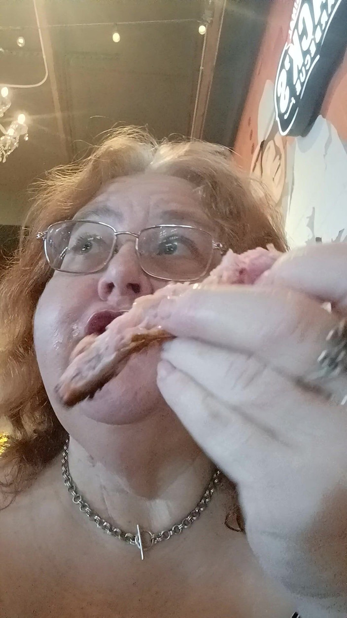 BBW nurse Vicki adventures with friends: 老烧烤店的美味肋骨晚餐