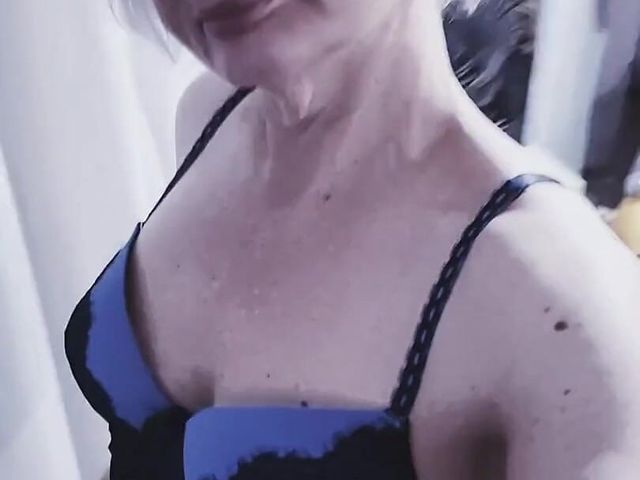 A Little Try of My New Sexy Lingerie. (Fia studio)