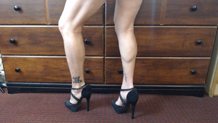 Abby Anna: Naolejovaná telata protahování vysokých podpatků