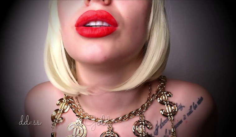 Goddess Misha Goldy: Bạn quay lén những clip tôn sùng môi của tôi...