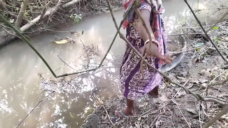 Pumi: Sexe en plein air dans ma bhabhi desi
