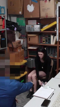 Teta para Tat: me dejas follar tu coño apretado y no te envío a la cárcel