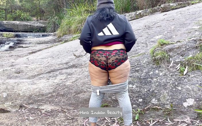 Hot 365 Entertainments: Yoga esneme - nehir kenarında seksi azdırma - nadir - açık havada Hintli...
