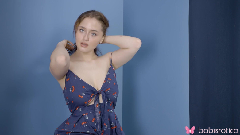 Baberotica: Legazi Divine má ty největší lovley velkolepé kozy, jaké jste...