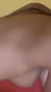 Hete amateur-latina Lara pijpbeurt en neukpartij