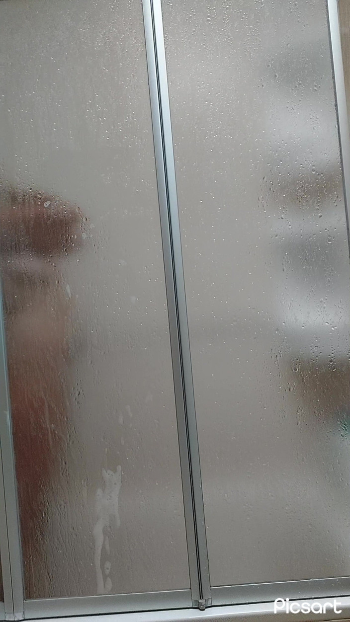 Softbrattypuppy: मुझे देख रहे बिना शॉवर में देखो