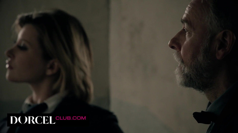 Dorcel Club: 노인의 명령에 따라 알렉시스 크리스탈