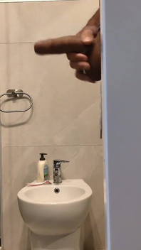 Dein schwanz riecht rot! Stiefmutter wäscht den penis des stiefsohns