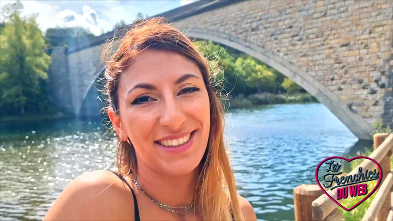 The Frenchies of the web: Stella, ağzının sikilmesini seven bir itaatkar
