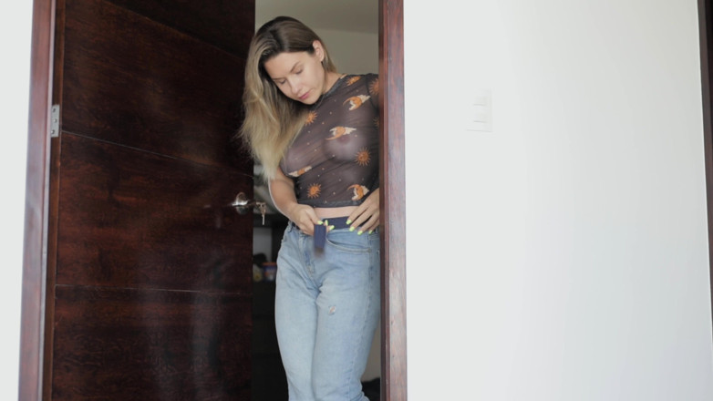 Mrs Peachesxx: Mijando em jeans na frente de você