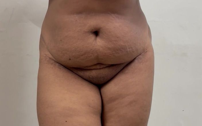 Anajanadevi: Шоу Mallu Navel