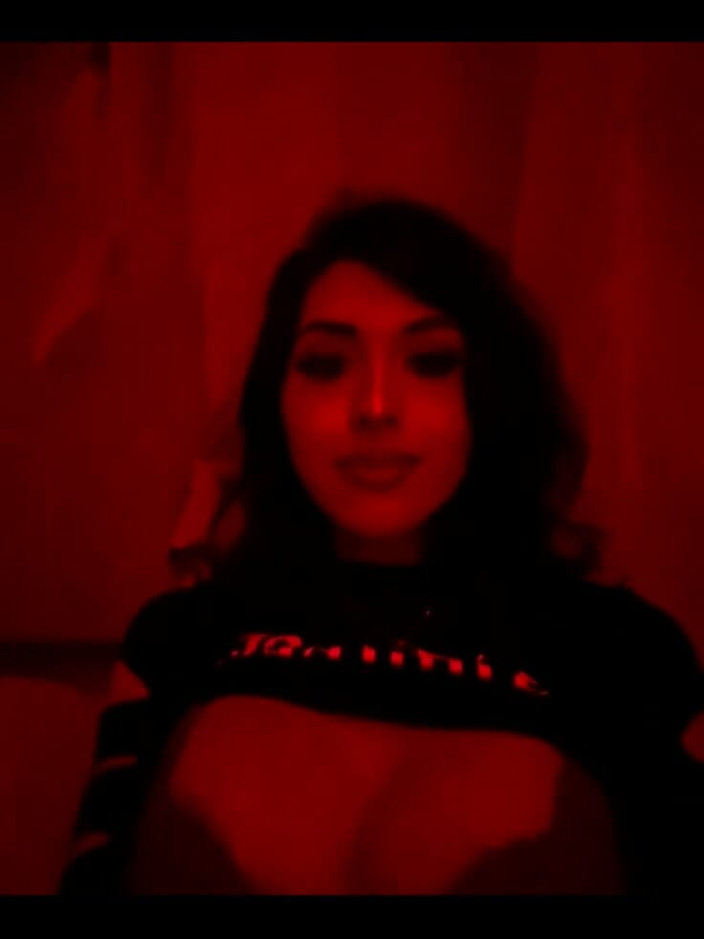 Jayla Cuateco: Stream Begann 11/11/2020 07:01 Am hey typen! Ich checke einfach ein