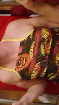 Essex-mädchen lisa nimmt großen schwanz anal ohne gummi ficken