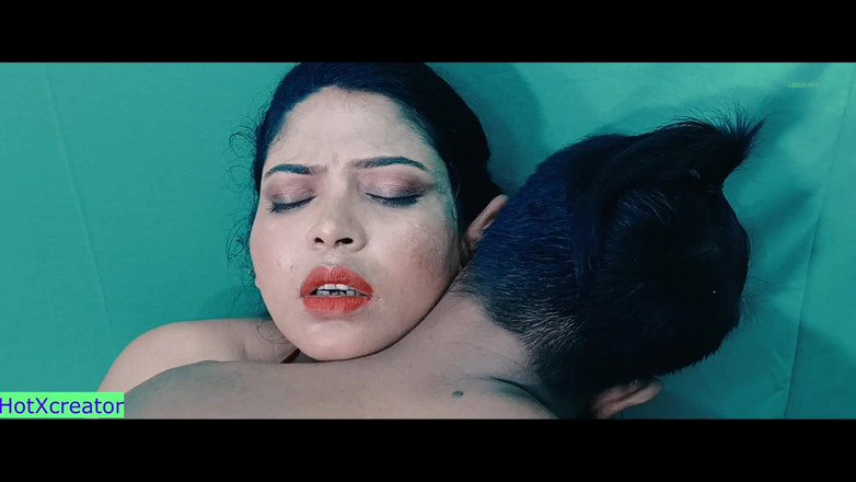 Hot creator: Une belle modèle desi se fait baiser par le réalisateur...