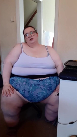 SSBBWLadyBrads: Ssbbw si gode le ciambella del suo capo