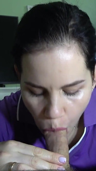 Beautiful Anna Gives a Blowjob in a Purple T-shirt