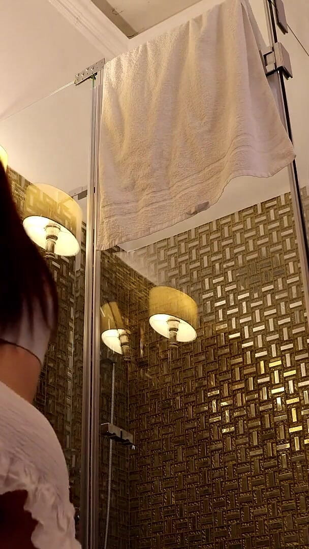 No panties TV: Hot and Sexy Meaty Pussy Redhead Girl Does a Show...