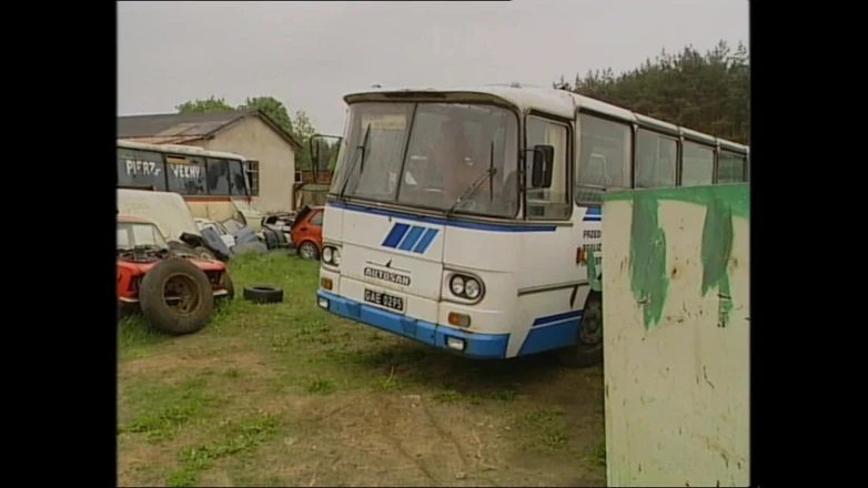 MUSCHI TV - our best full movie: Berlim, estação de trem, banheiro para viciado em porra desesperada