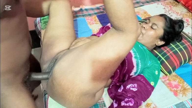 Riyamoni: J’ai fait l’amour en levrette par mon amant indien