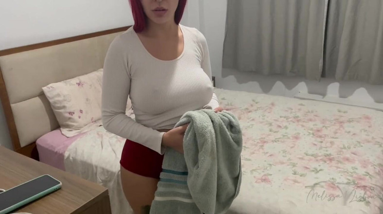 MaikinhoLisboa: Üvey annemin ateşli kızını sert bir horoz gibi giyinirken beni...