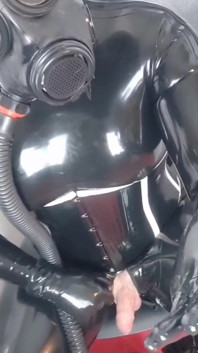 Lateks hitam dan gas baru